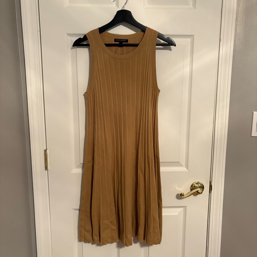 NWT Banana Republic Ribbed Sweater Swing Tank Dress in Mustard Size Medium
